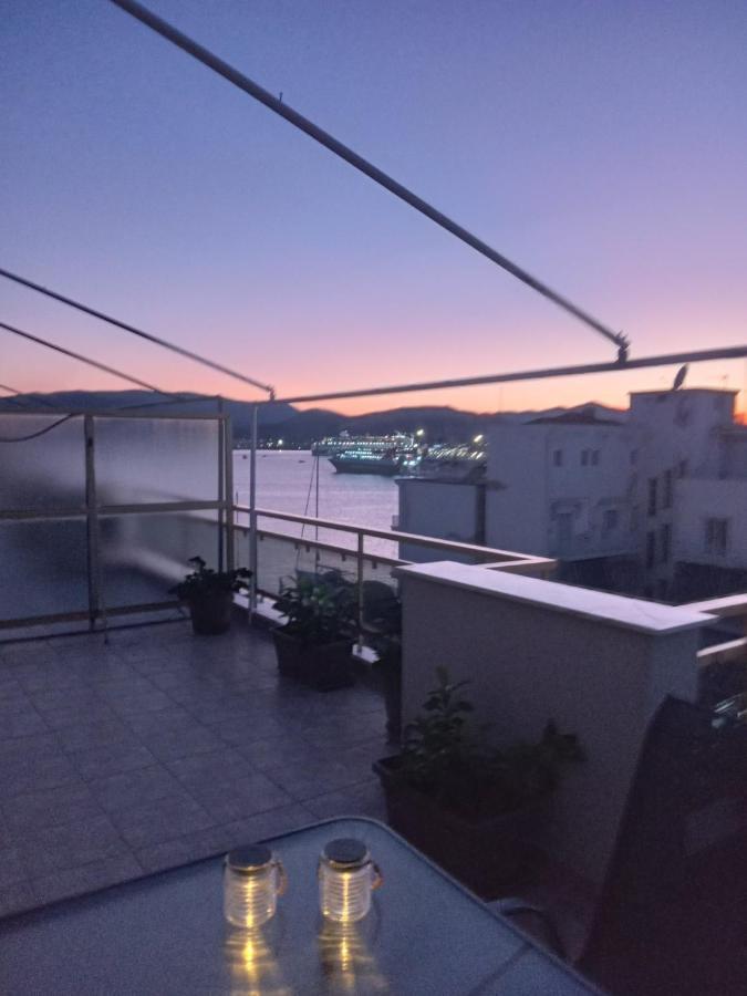 Cozy Seaside Penthouse With Sea & Mountain View. Appartement Volos Buitenkant foto