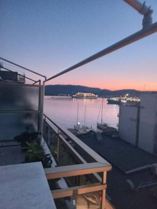 Cozy Seaside Penthouse With Sea & Mountain View. Appartement Volos Buitenkant foto